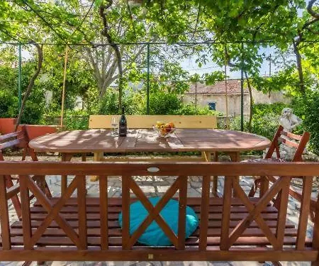 Meden Apartmán Pomer